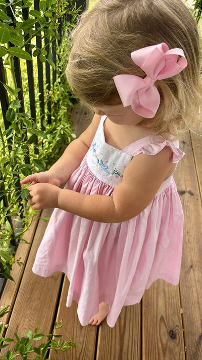 LE CADEAU DU TEMPS : TROUVER UN RYTHME PAISIBLE ENTRE L'ÉCOLE À LA MAISON, LA JOIE DE CUISINER ET L'ART DE TENIR SA MAISON